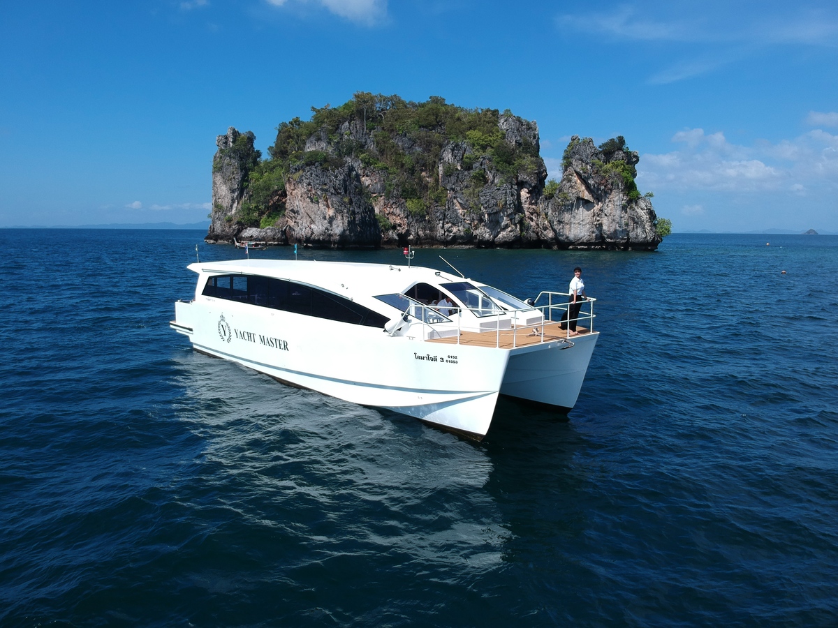Premium Speed Catamaran